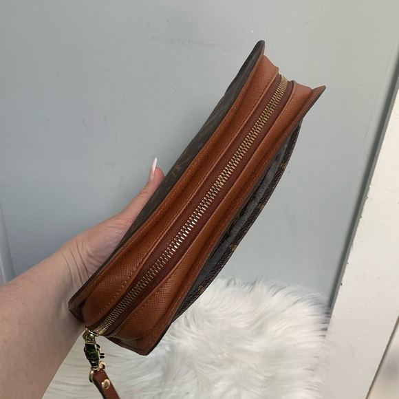 ❌SOLD❌1998 authentic Louis Vuitton Orsay Clutch with free wristlet replacement - Picture 8 of 17